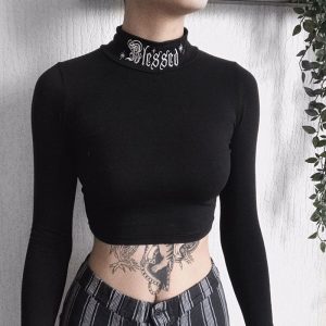 Crop top moulant – Gothique Blessed