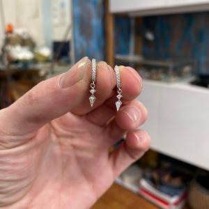 Earrings Creole Joze with square and Tears set by zircon in silver – Boucles d’oreilles Créoles Joze Carré et Goutte serties de zircons en argent