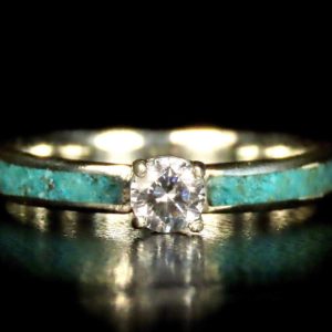 Bague Solitaire en turquoise, or 14K - 18K et moissanite personnalisée