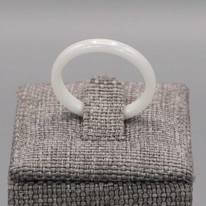 Bague Demi-Jonc en céramique blanche