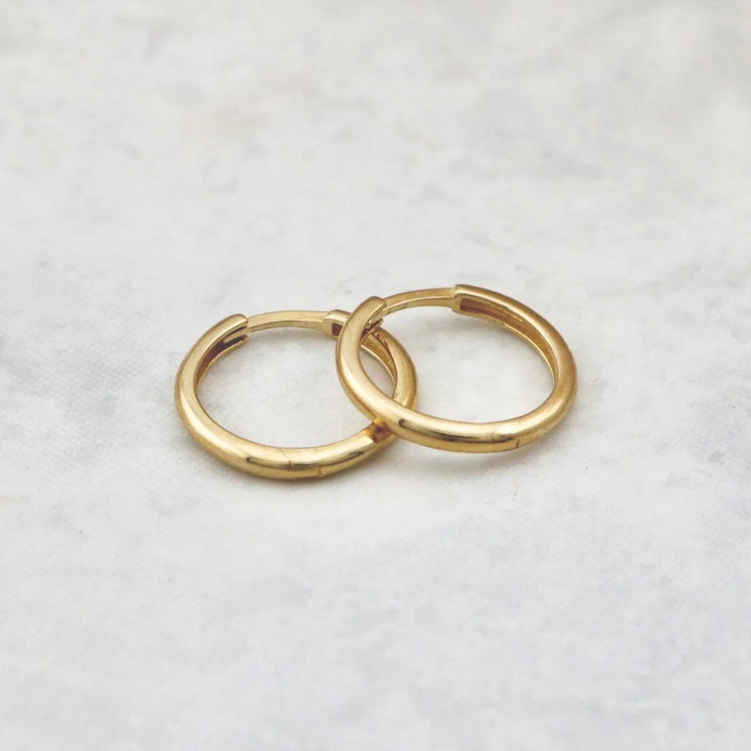 Boucles d'oreilles huggies Minimalistes en or 10K