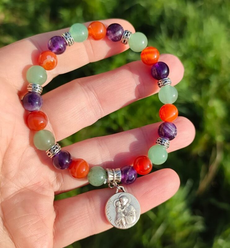Bracelet Saint Antoine de Padoue avec médaille qualité, pierres mixtes – Bijou spirituel fait main