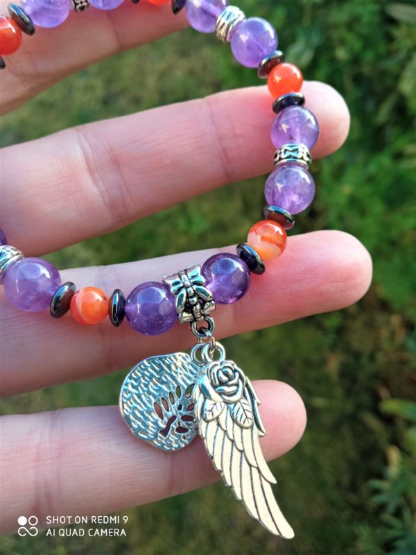 Bracelet Vive la Vie ! Améthyste, cornaline et hématite avec breloque arbre de vie, aile – Fait main France – Image 2