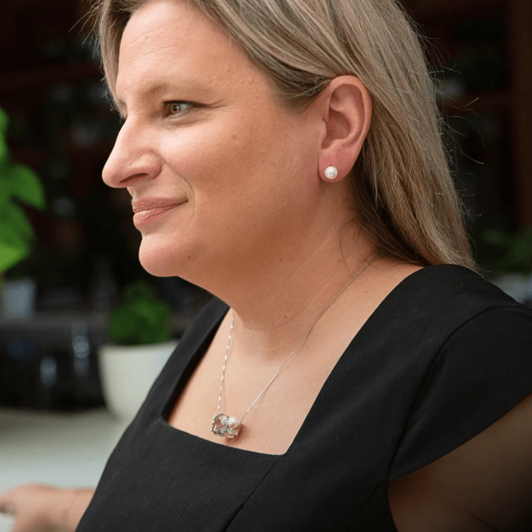 Collier Orchidée en or 14K, perle, diamants et améthyste – Image 2