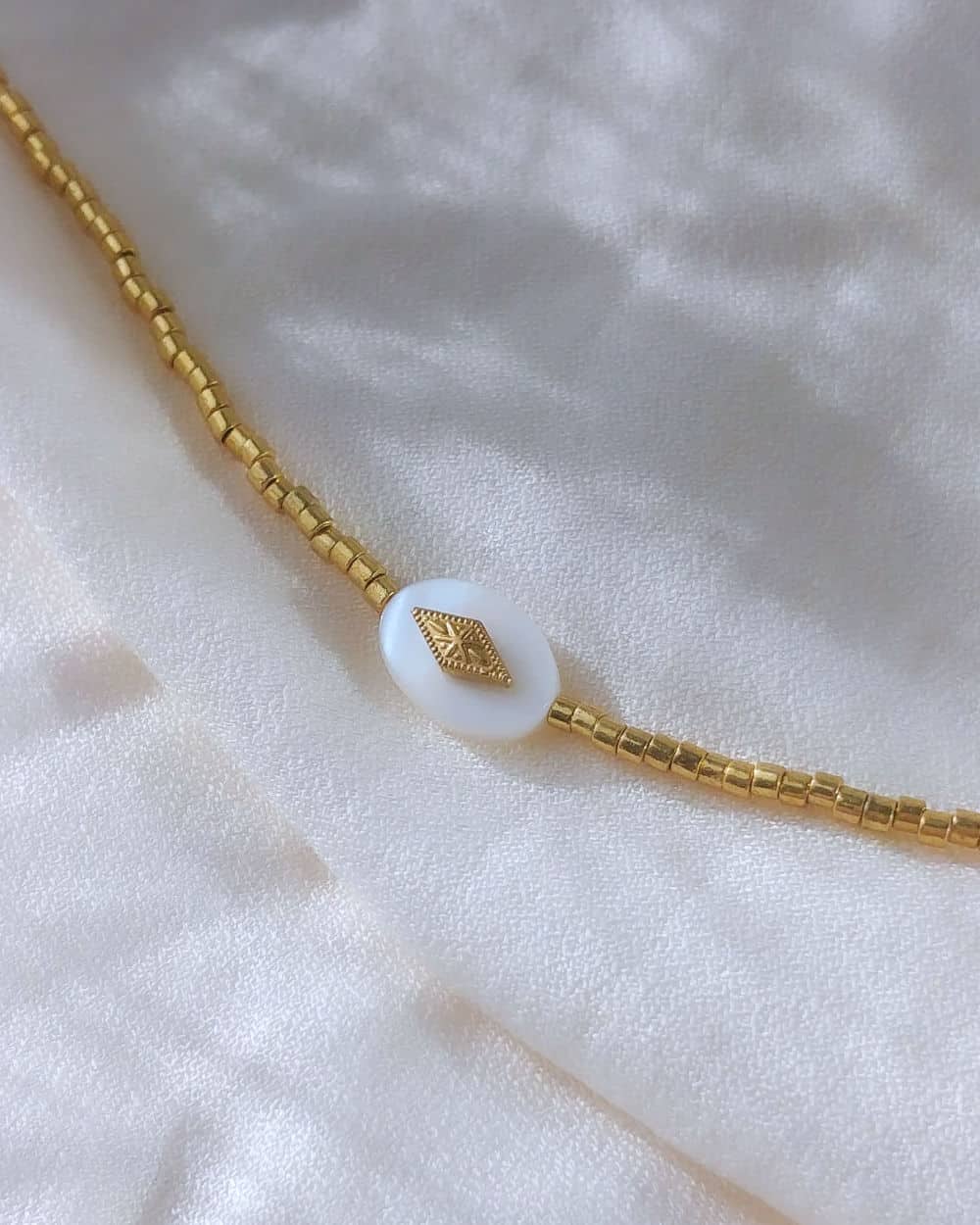 Collier perles dorées TALOS – Image 3