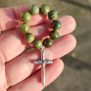 Dizainier bois de santal prière avec croix Jésus – Fait main Bretagne