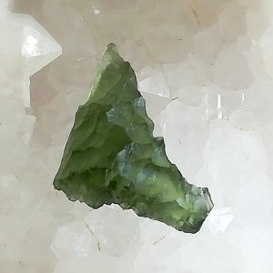 Moldavite, tectite brute