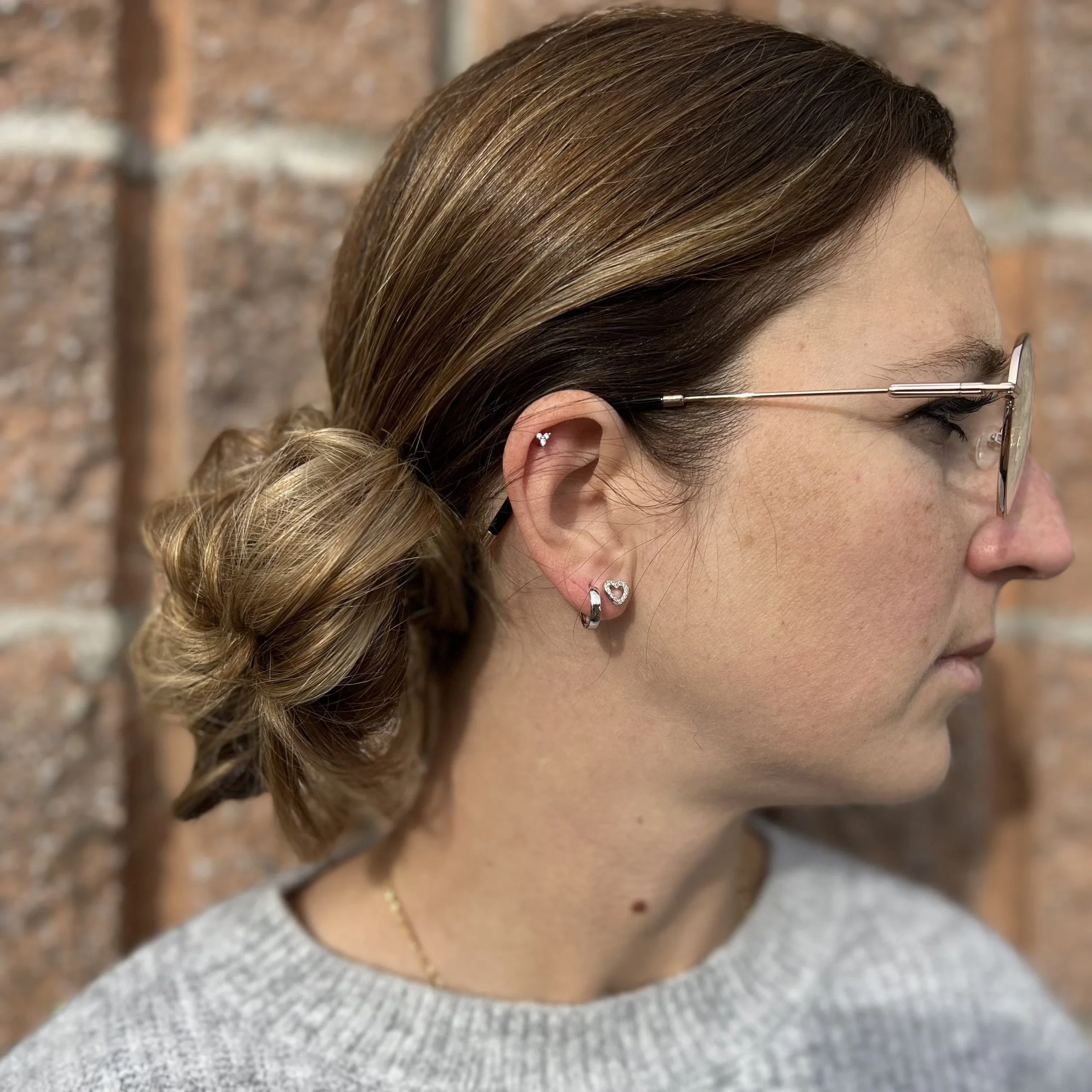 Boucles d'oreilles Coeurs en argent sterling – Image 3