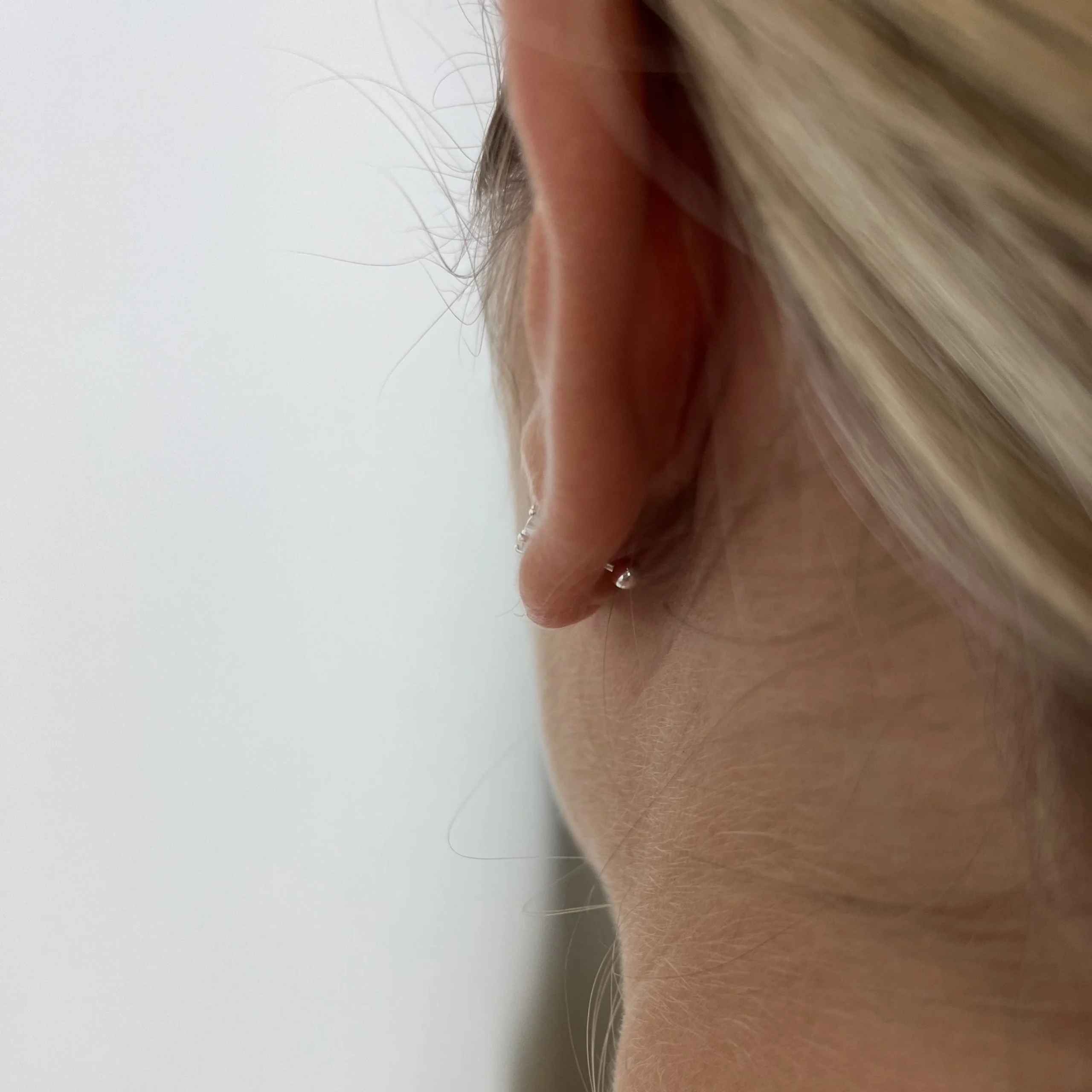 Boucles d'oreilles Coeurs en argent sterling – Image 5