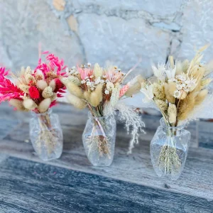 Vase gravé et son mini bouquet de fleurs séchées