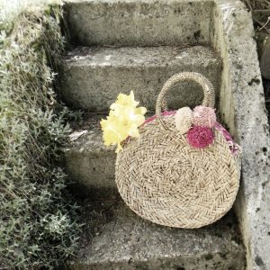PANIER ROND POMPONS DOUMA